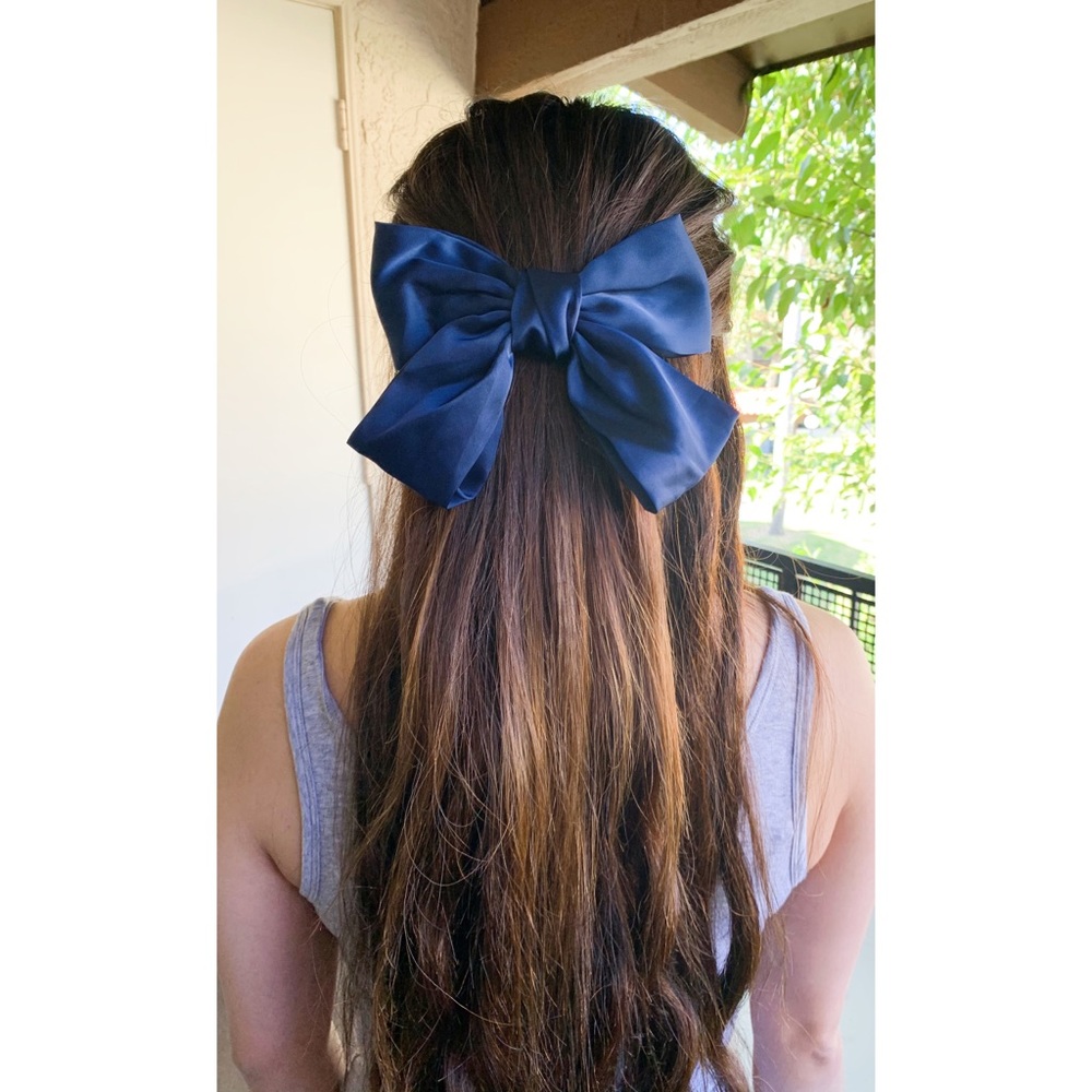 ❗️LAST❗️Blue Satin Oversized Bow Clip - Picture 4 of 4